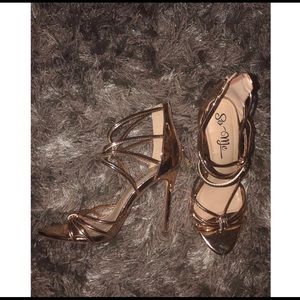 “So me” gold heels